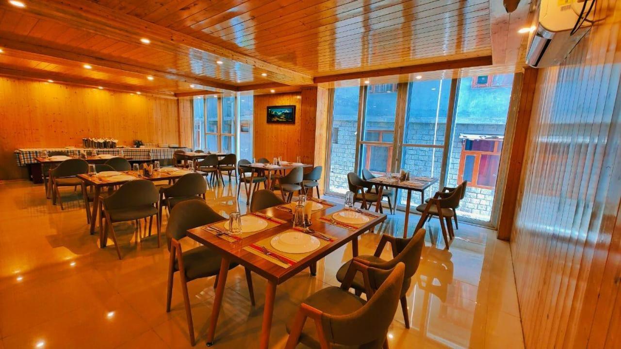 Tata Vista Resort Mall Road Manali - Centrally Heated & Air Cooled Екстер'єр фото