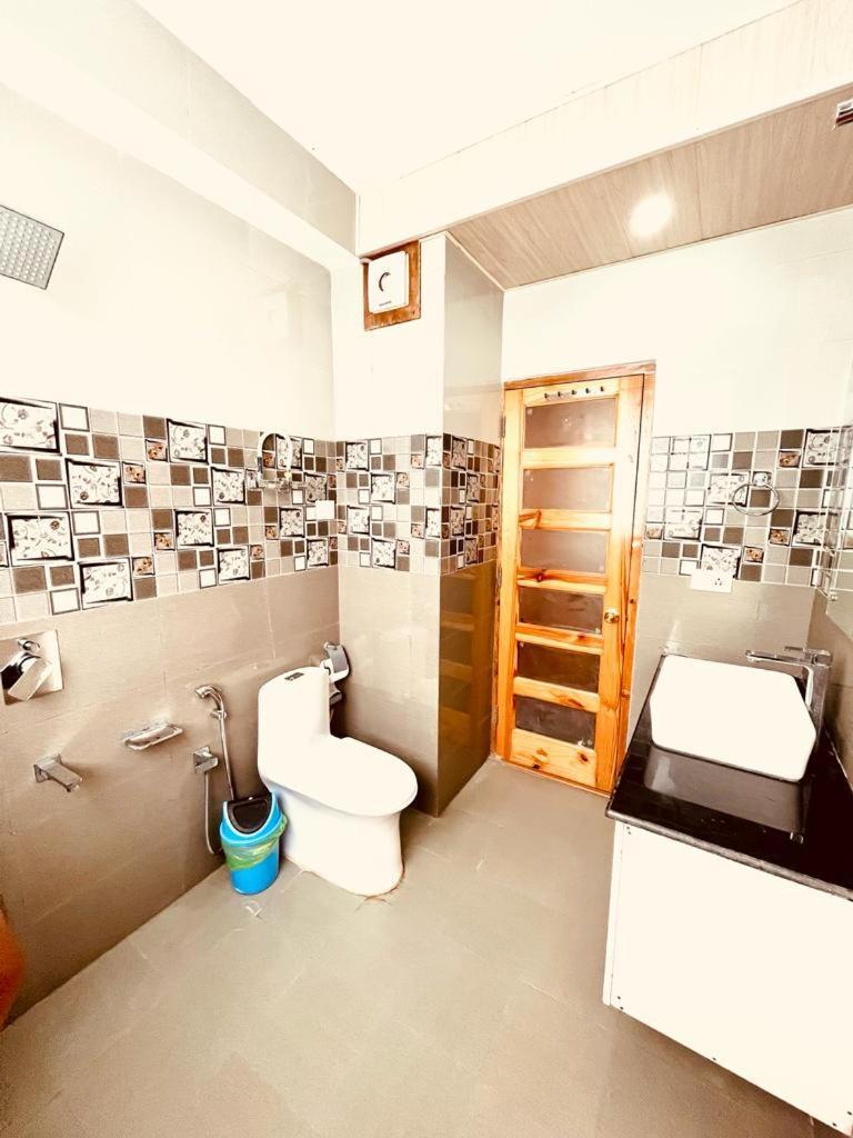 Tata Vista Resort Mall Road Manali - Centrally Heated & Air Cooled Екстер'єр фото