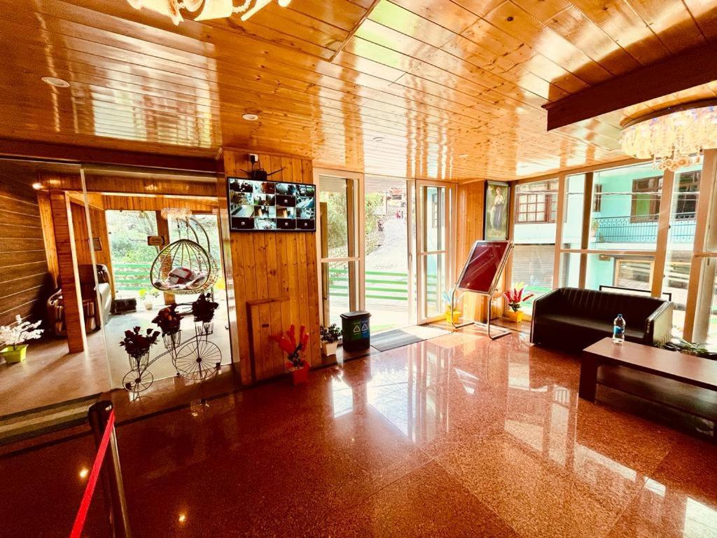 Tata Vista Resort Mall Road Manali - Centrally Heated & Air Cooled Екстер'єр фото
