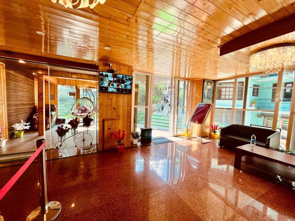 Tata Vista Resort Mall Road Manali - Centrally Heated & Air Cooled Екстер'єр фото