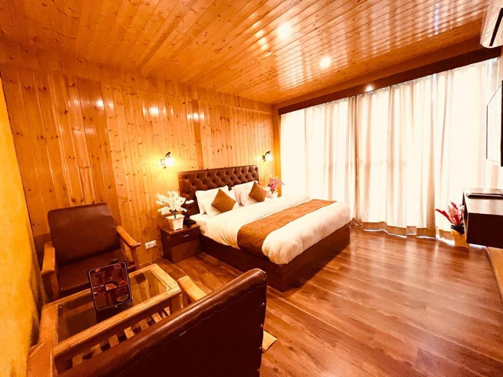 Tata Vista Resort Mall Road Manali - Centrally Heated & Air Cooled Екстер'єр фото