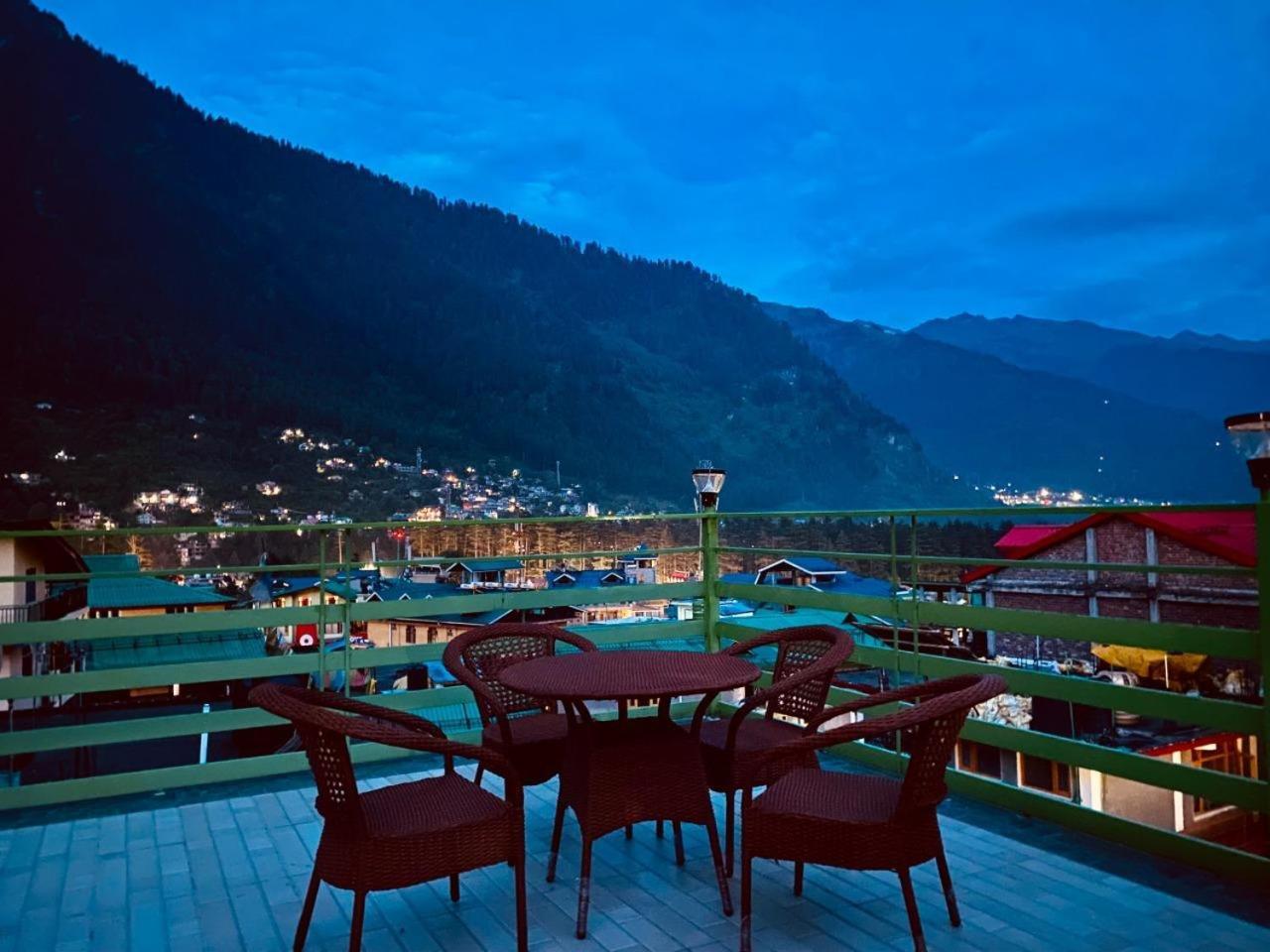 Tata Vista Resort Mall Road Manali - Centrally Heated & Air Cooled Екстер'єр фото